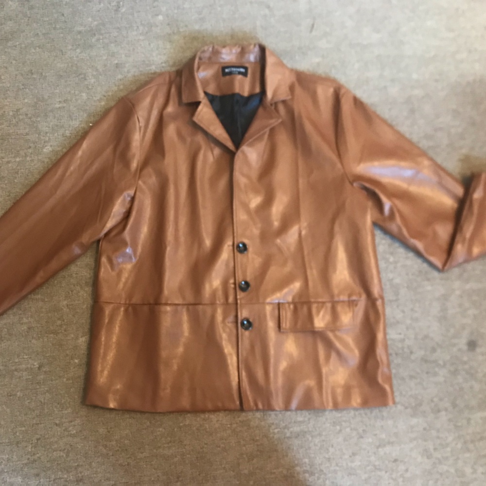 Jessie James Decker Kittenish: Seattle leather camel jacket
